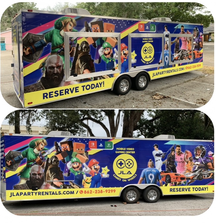 32 player video game truck